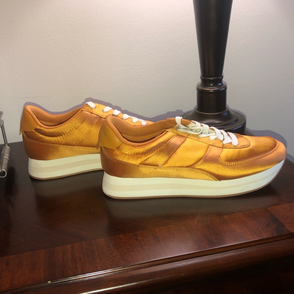 Zara Basic collections sneakers